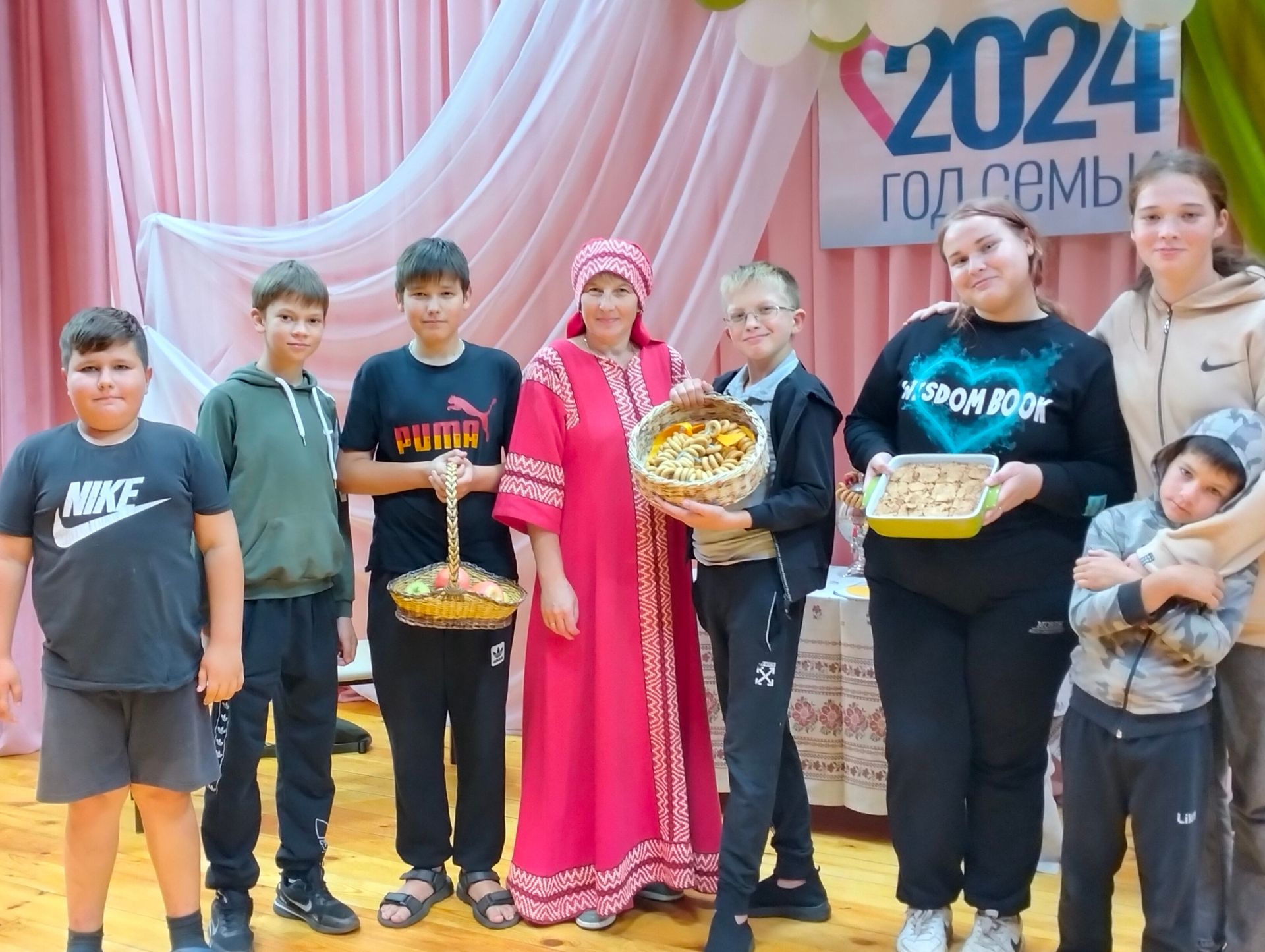 В сельском доме культуры деревни Зеленая Роща провели фольклорную программу
