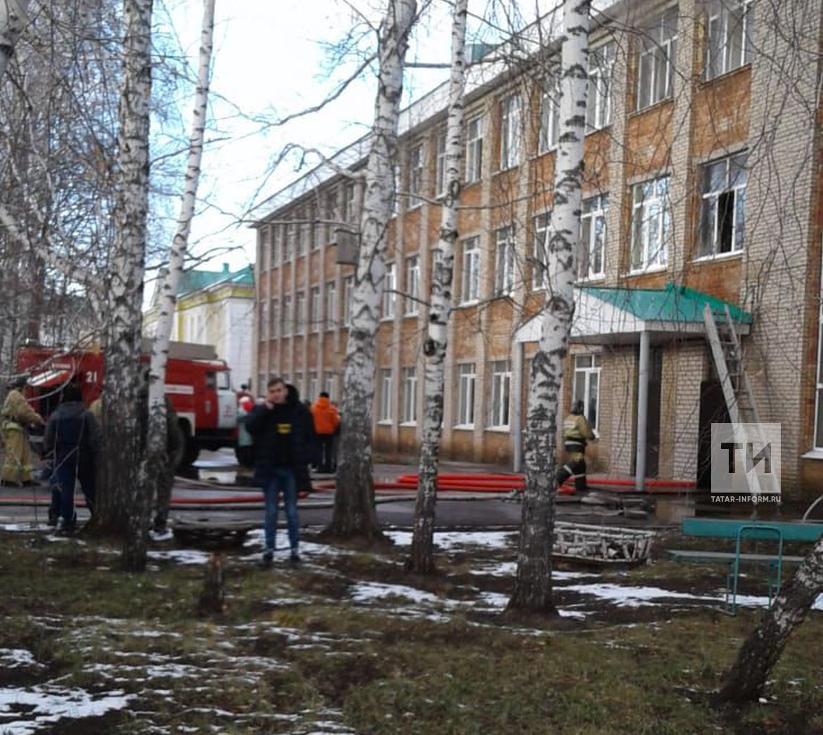 В школе поселка Карабаш Бугульминского района произошел пожар | 04.11.2019  | Бугульма - БезФормата