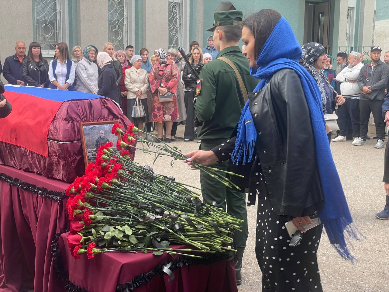 Жители Бугульмы простились с погибшим в СВО Миндубаевым Фархадом |  28.09.2023 | Бугульма - БезФормата