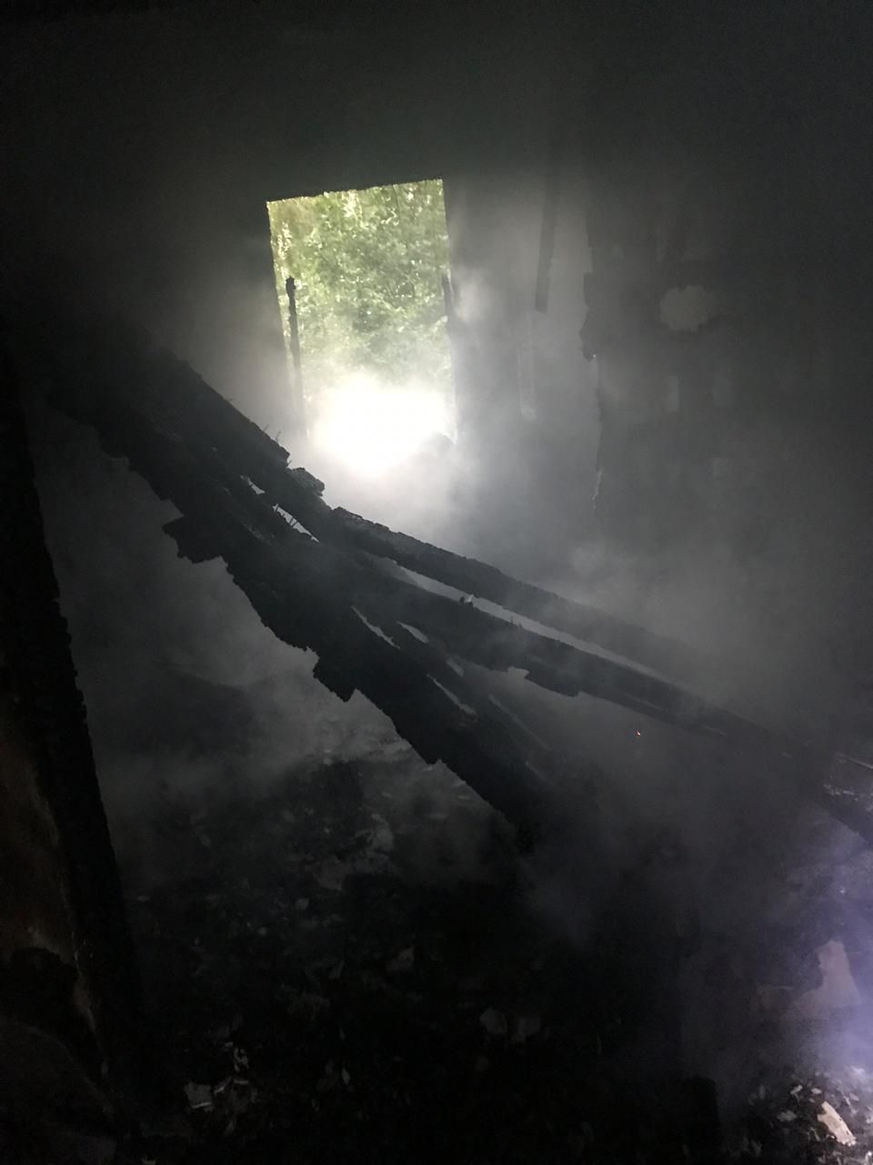Сегодня ночью в Бугульме горел двухэтажный щитовой дом