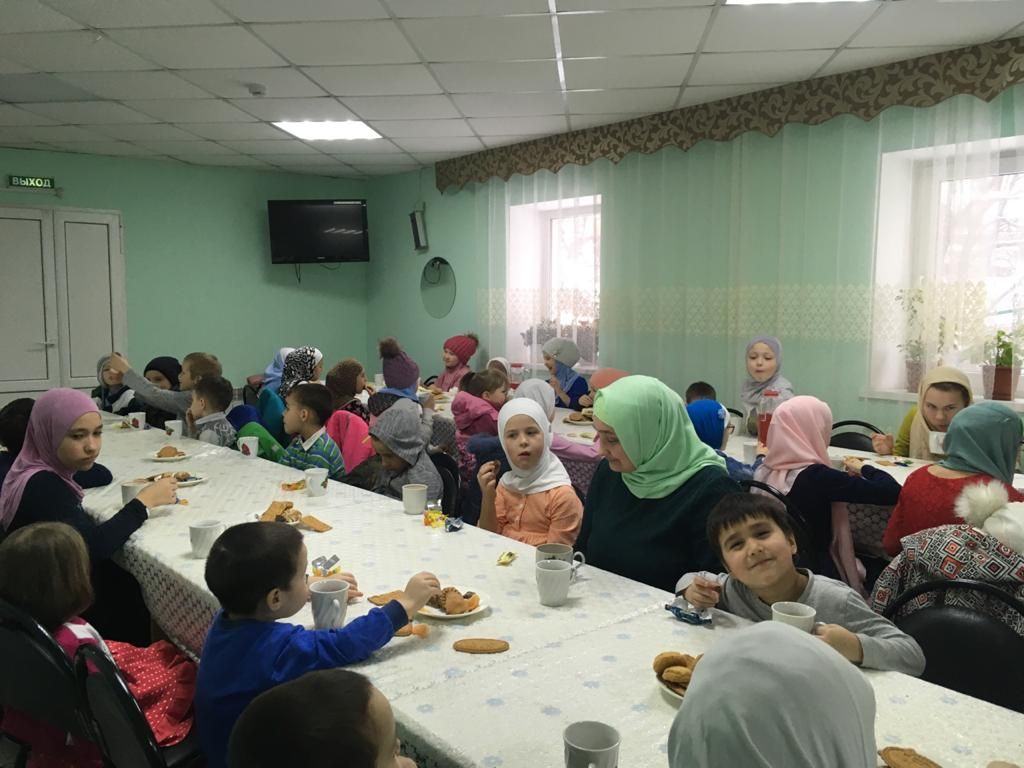 В Центральной мечети Бугульмы организовали праздник для детей «Мой любимый арабский язык»