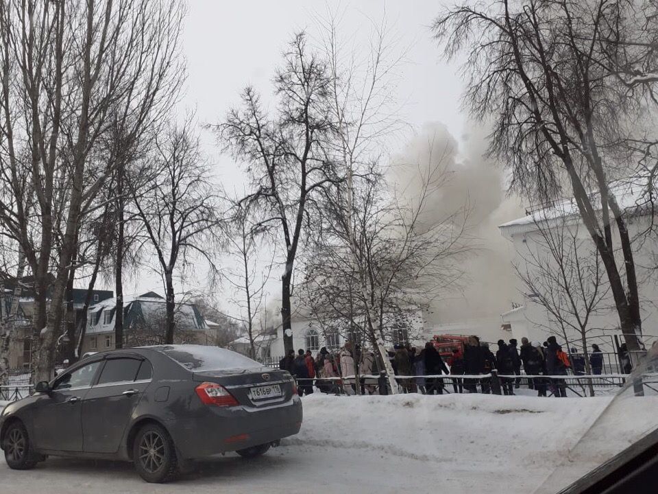В Бугульме произошло возгорание на территории гимназии №7 (ВИДЕО)