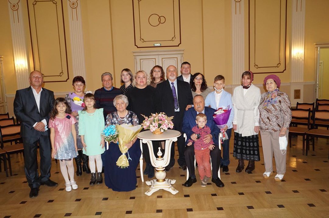В Бугульминском отделе ЗАГС отметили бриллиановую свадьбу супруги Балашовы (ВИДЕО)