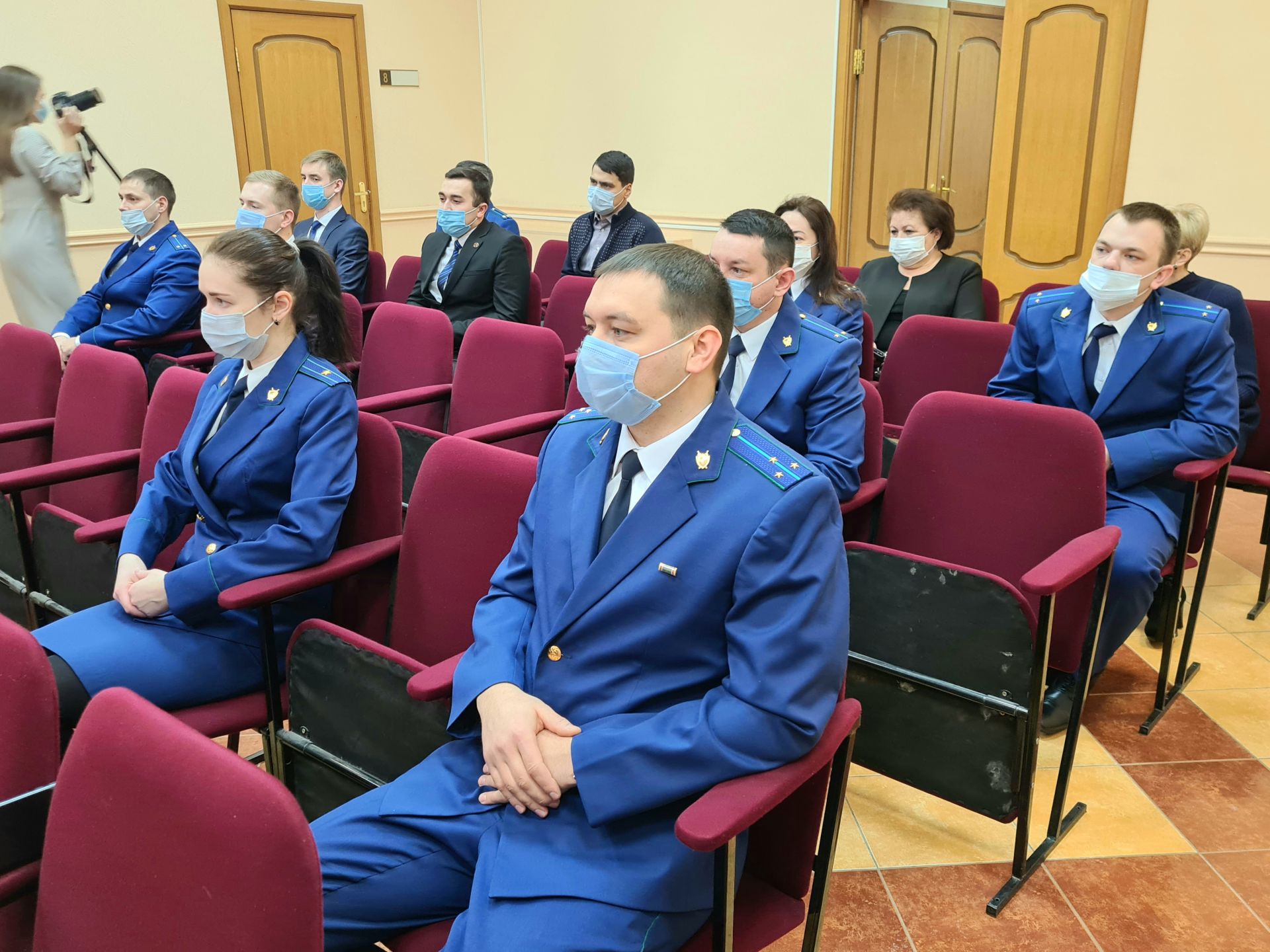 Мэр Бугульмы поздравил сотрудников прокуратуры с профессиональным праздником