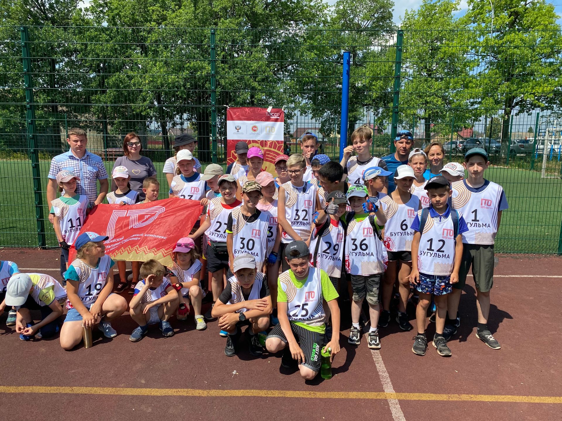 В пришкольном лагере Бугульмы ребята стали участниками  акции "Спортивное лето с ГТО"