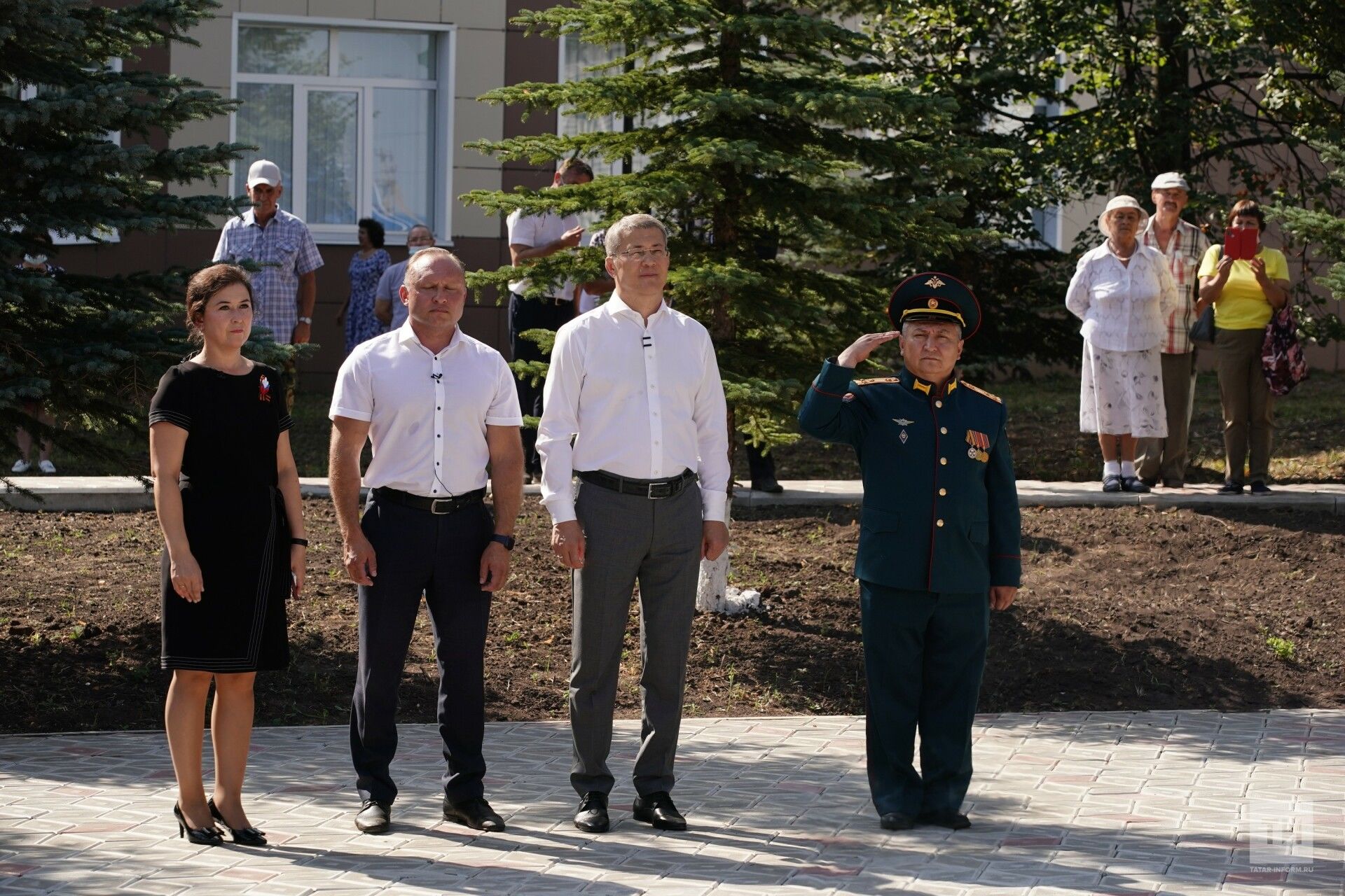 В Башкортостане открыли памятник Гази Загитову, водрузившему Знамя Победы над Рейхстагом