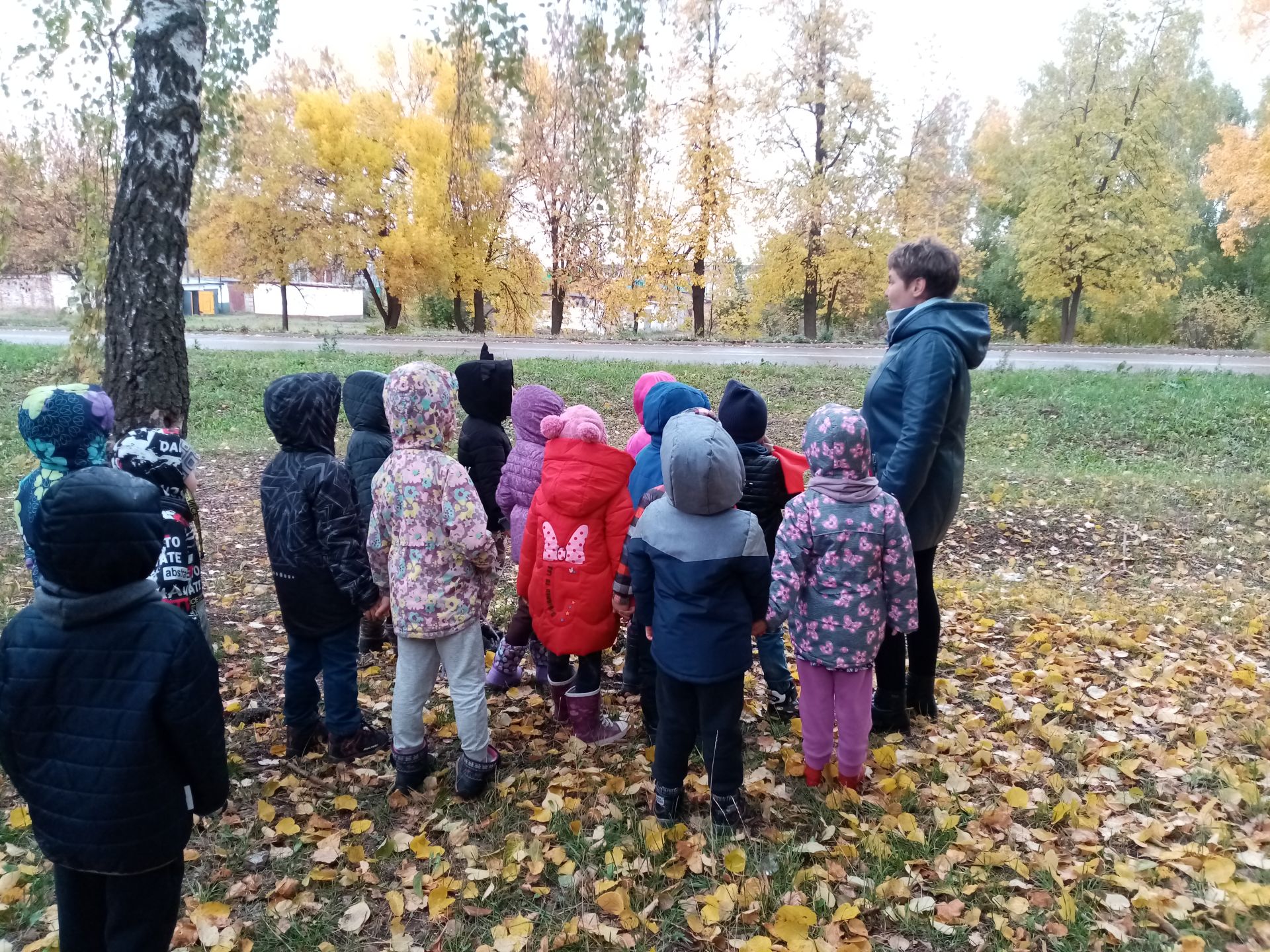 На экскурсии бугульминским дошкольникам рассказали про пешеходный переход