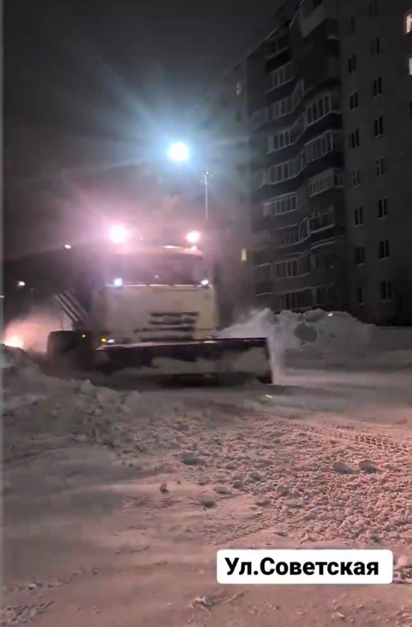 Работы по уборке снега в Бугульме не останавливаются