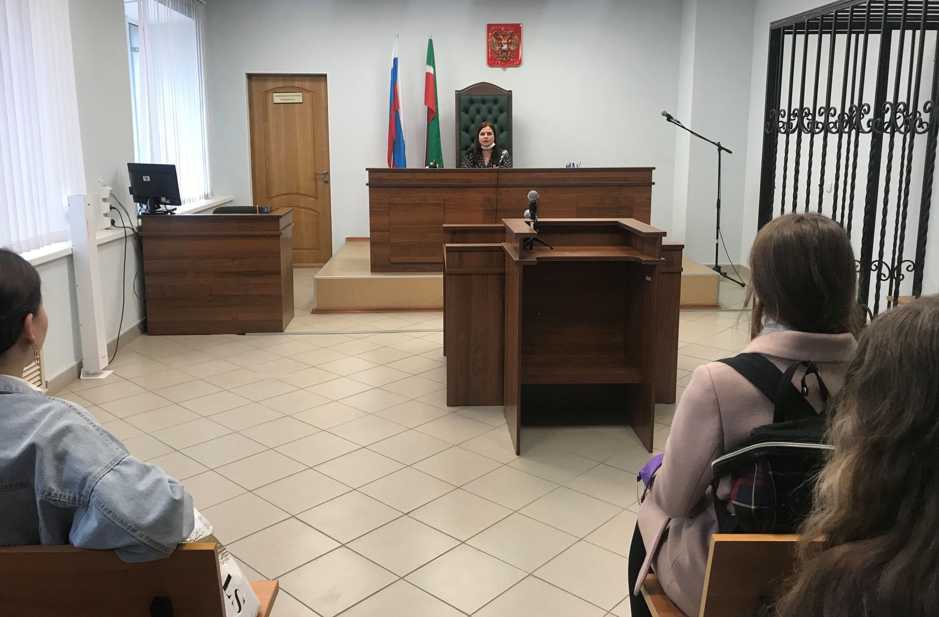 Бугульминские школьники посетили с экскурсией городской суд