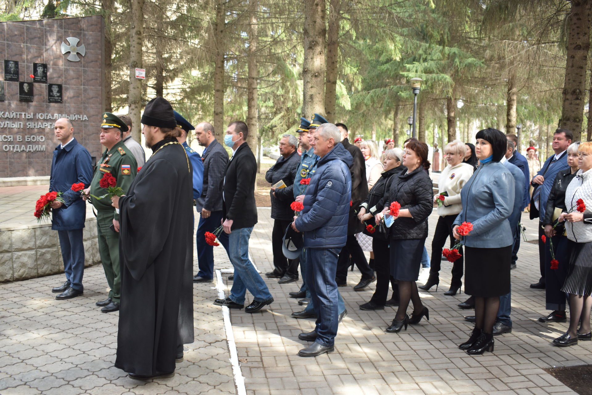 В Бугульме почтили память ликвидаторов чернобыльской аварии