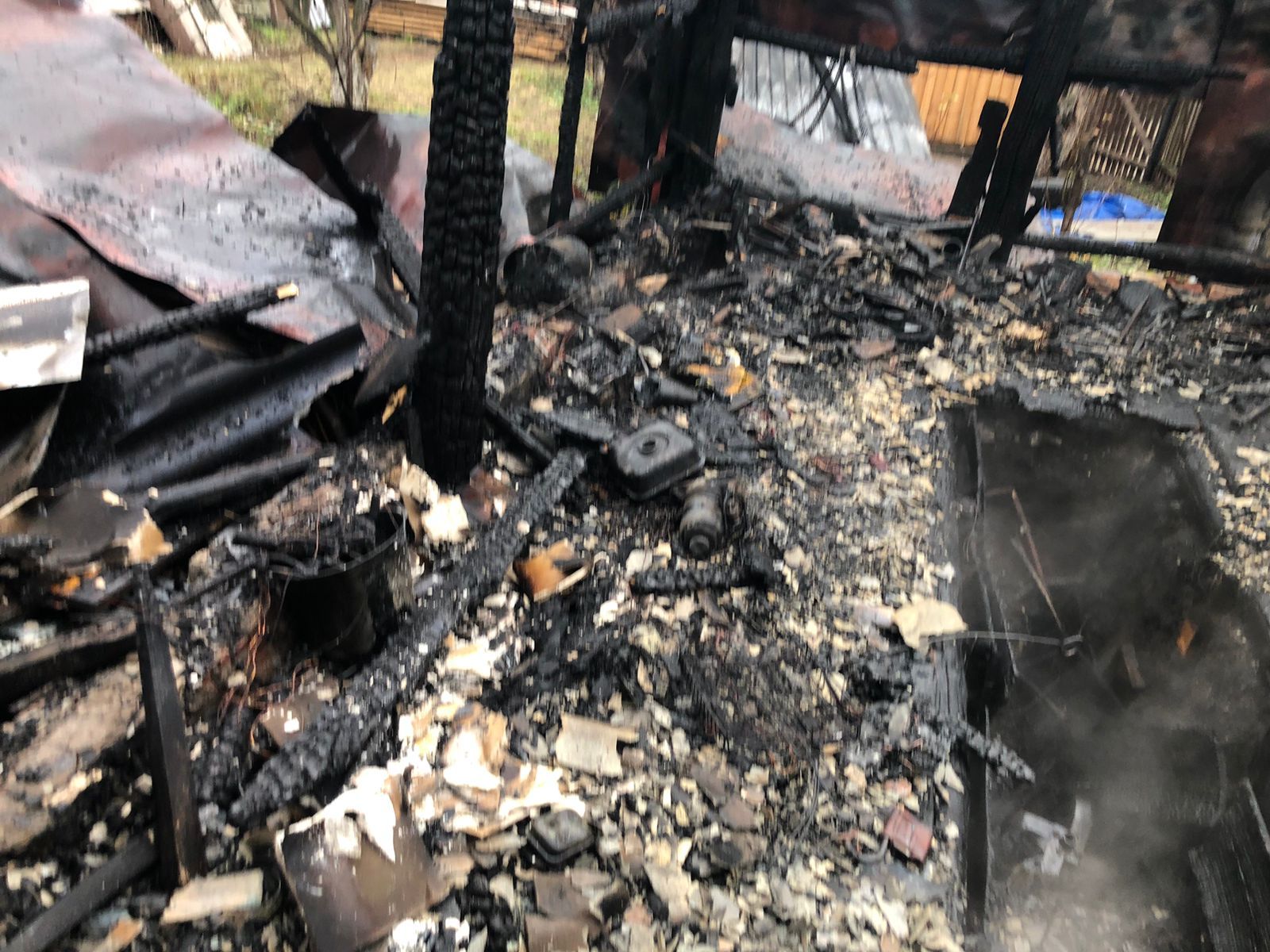 В Бугульминском районе дотла сгорел гараж