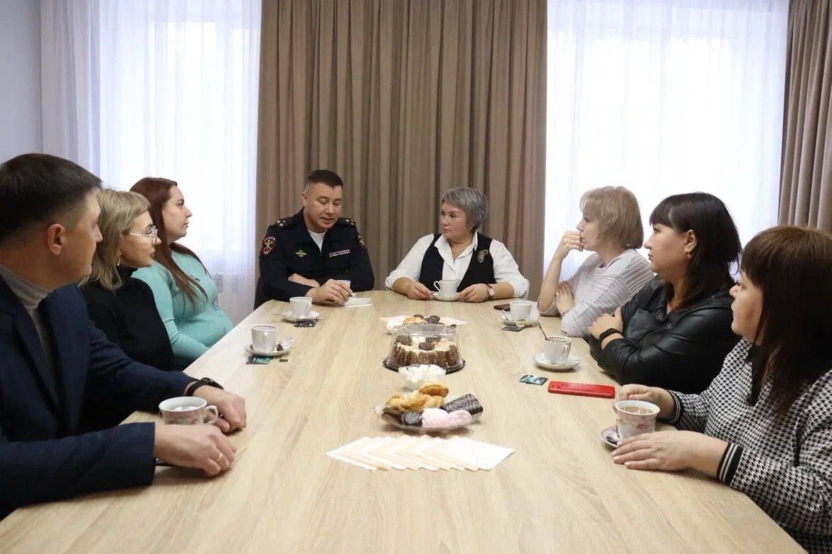 Встреча с женами военнослужащих прошла в Бугульме в преддверии Дня матери