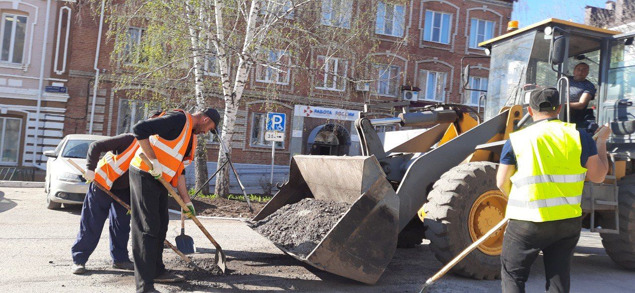 На дорогах Бугульмы подрядная организация проводит ямочный ремонт