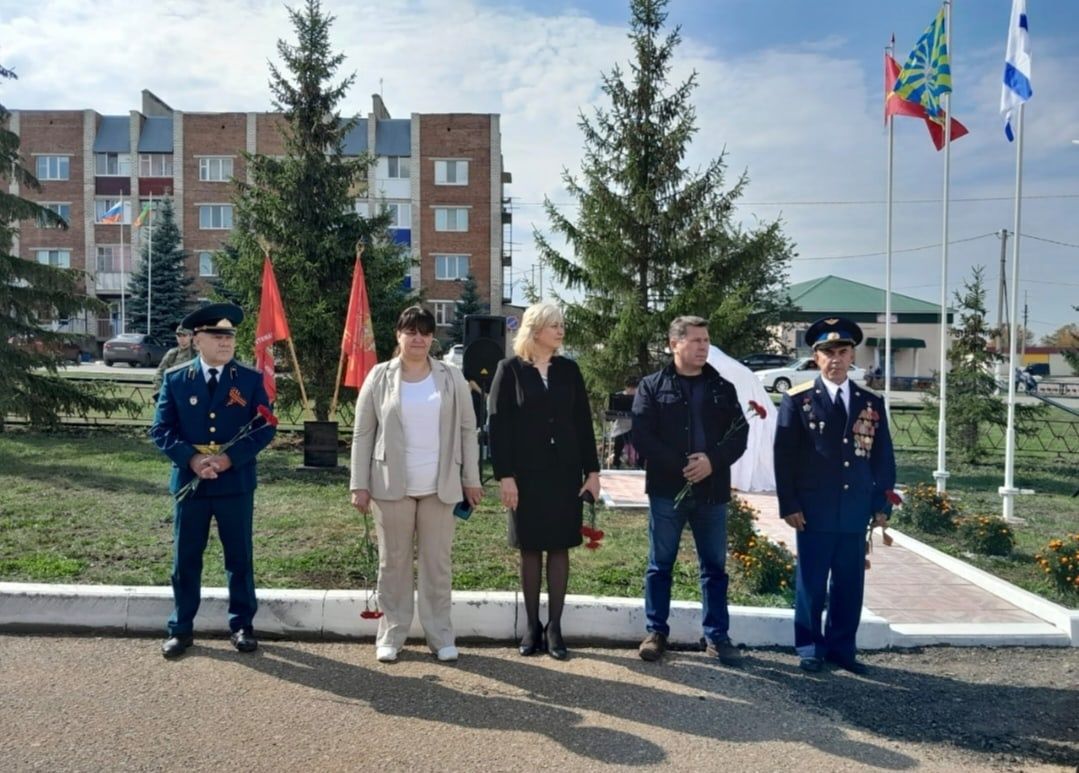 В Карабаше состоялось торжественное открытие памятника