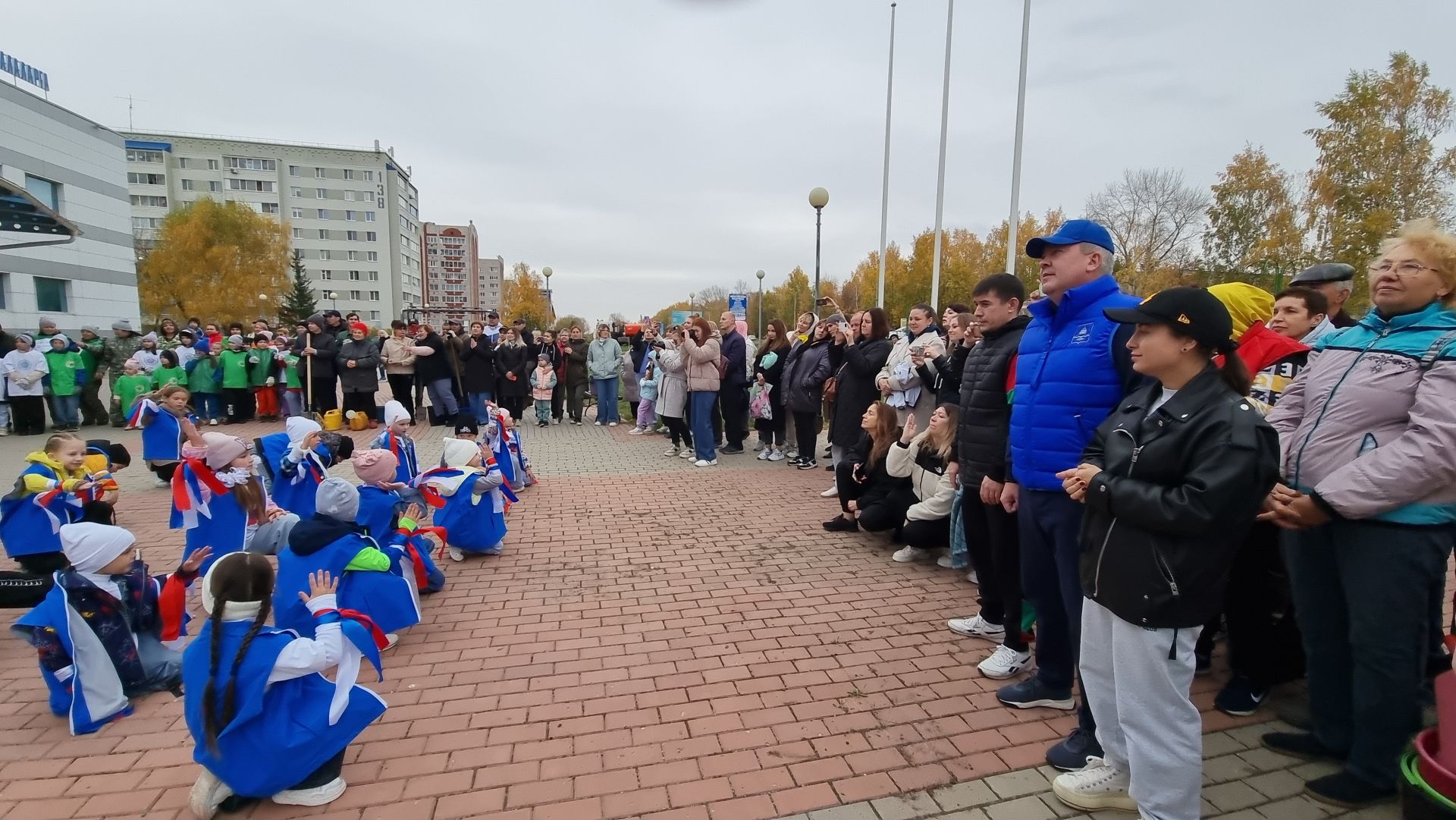 В Бугульме активисты высадили почти 3 000 саженцев деревьев