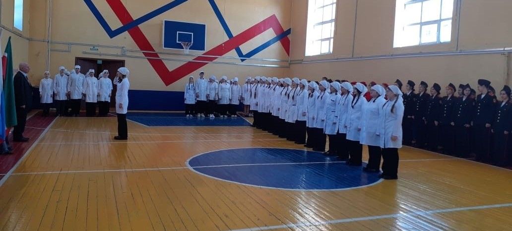 Традиционный смотр строя и песни прошел в Бугульминском медучилище имени Вязьмина