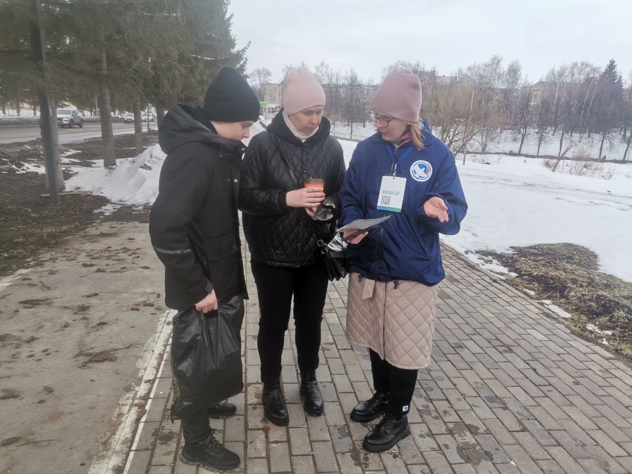 Волонтеры Бугульмы продолжают рассказывать жителям о голосовании за объекты благоустройства