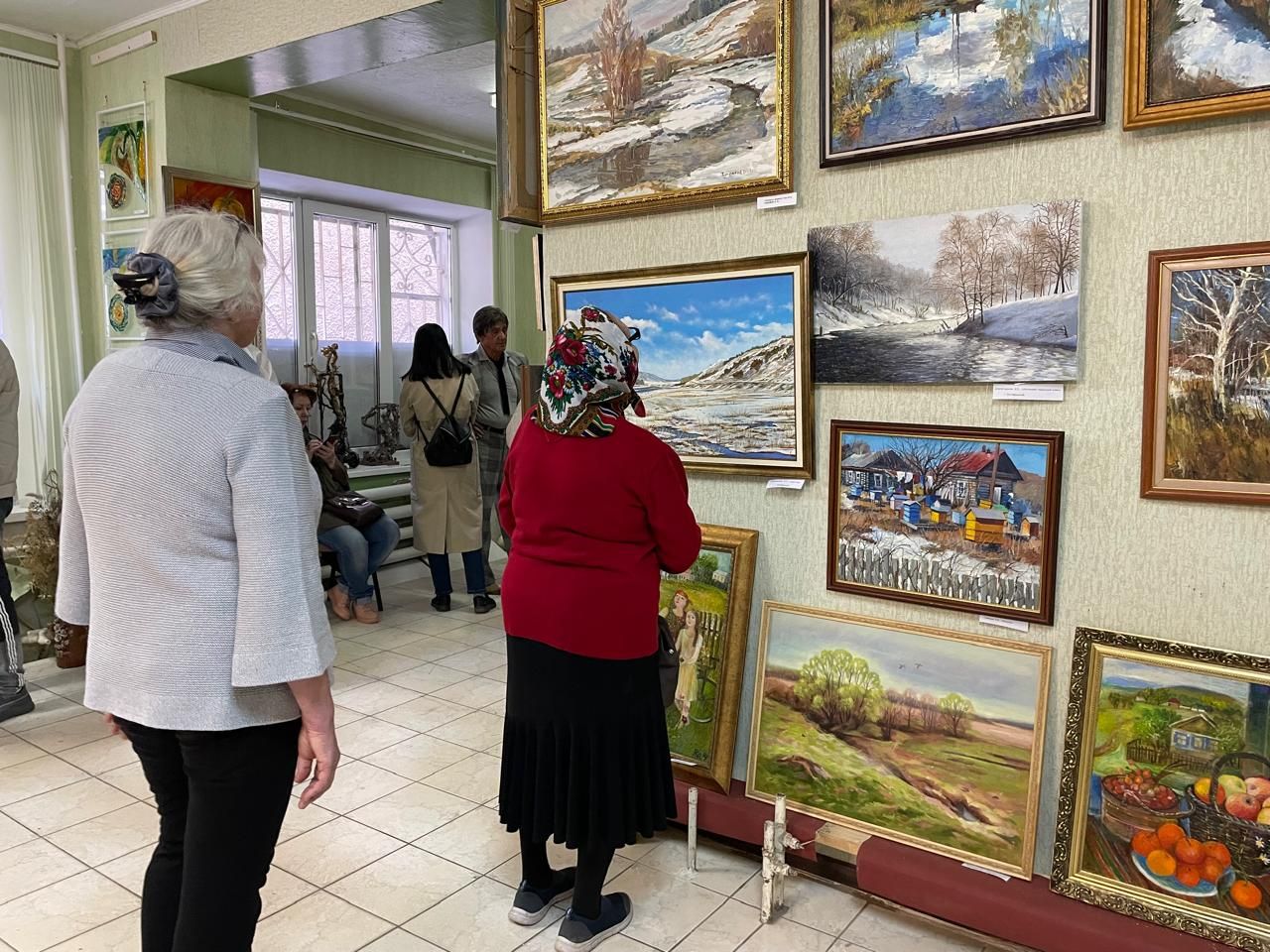 В Бугульме открылась выставка «Весенний вернисаж»