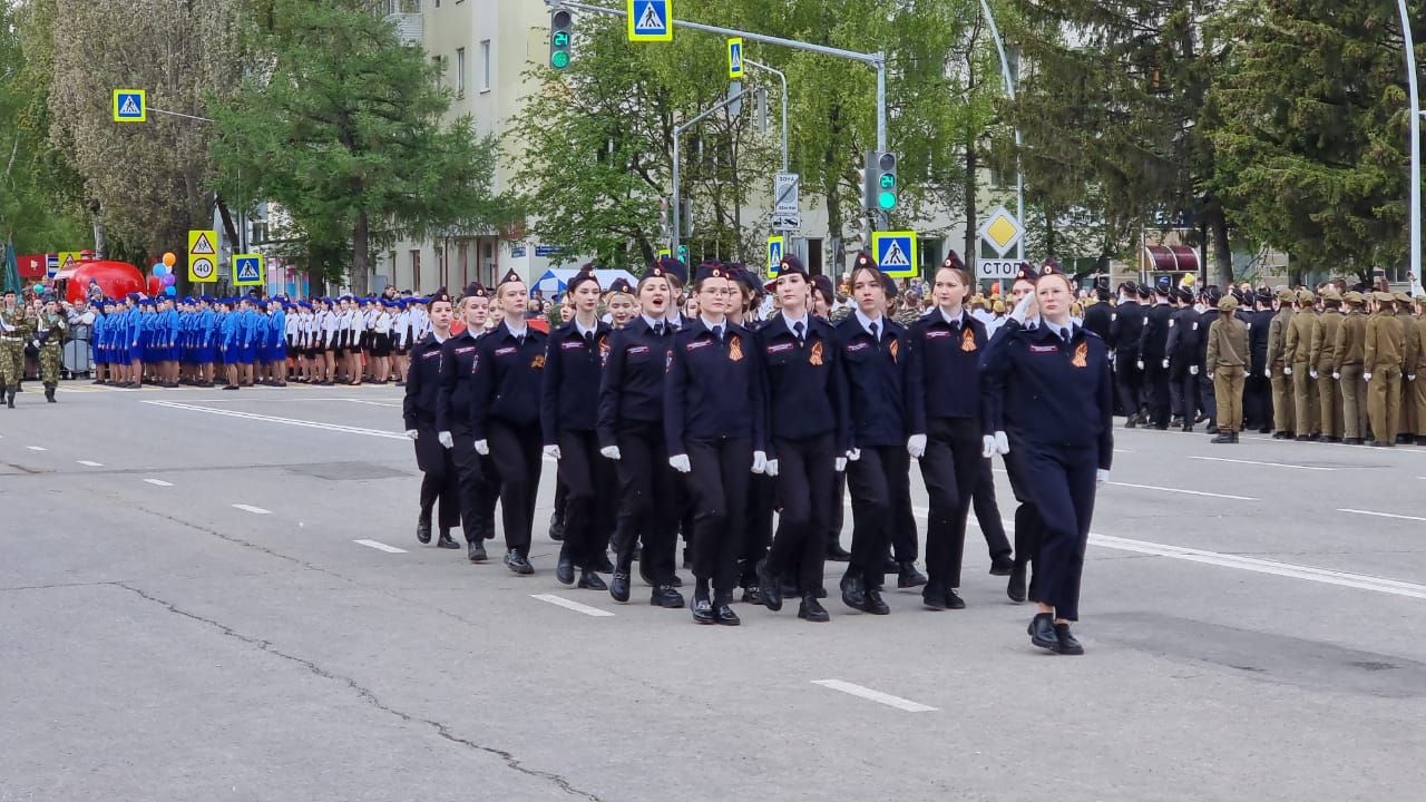 В Бугульме провели парад в честь 79-й годовщины Великой Победы