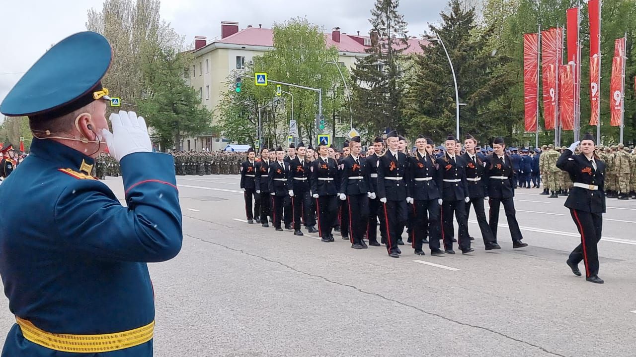 В Бугульме провели парад в честь 79-й годовщины Великой Победы