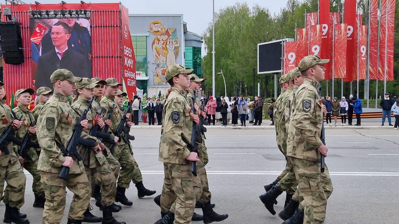 В Бугульме провели парад в честь 79-й годовщины Великой Победы