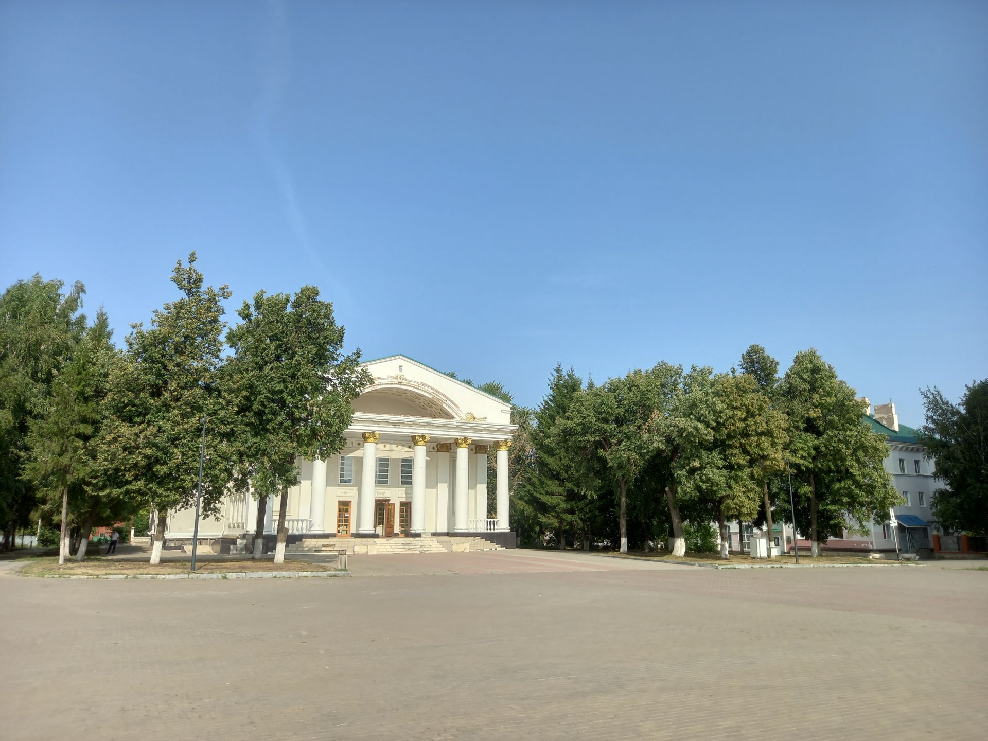 Сегодня в Бугульме слабый дождь и умеренный ветер