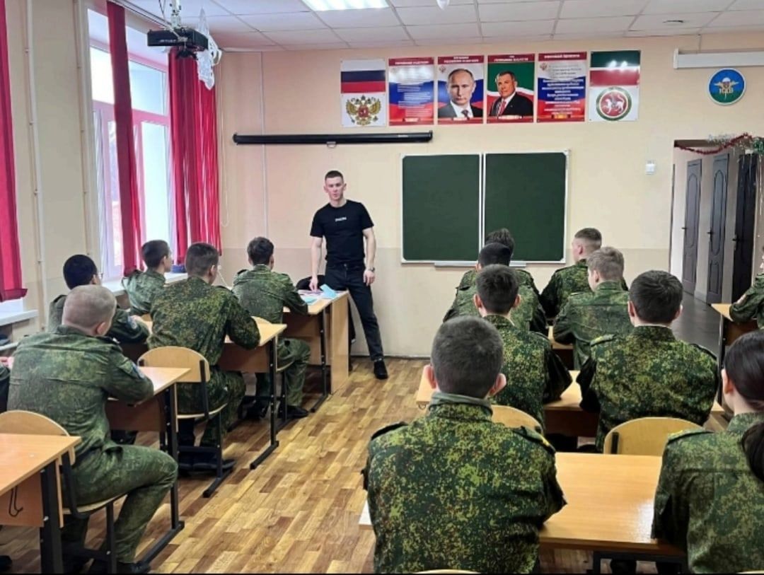 Студенты из Бугульмы поделились со школьниками опытом подготовки к ЕГЭ