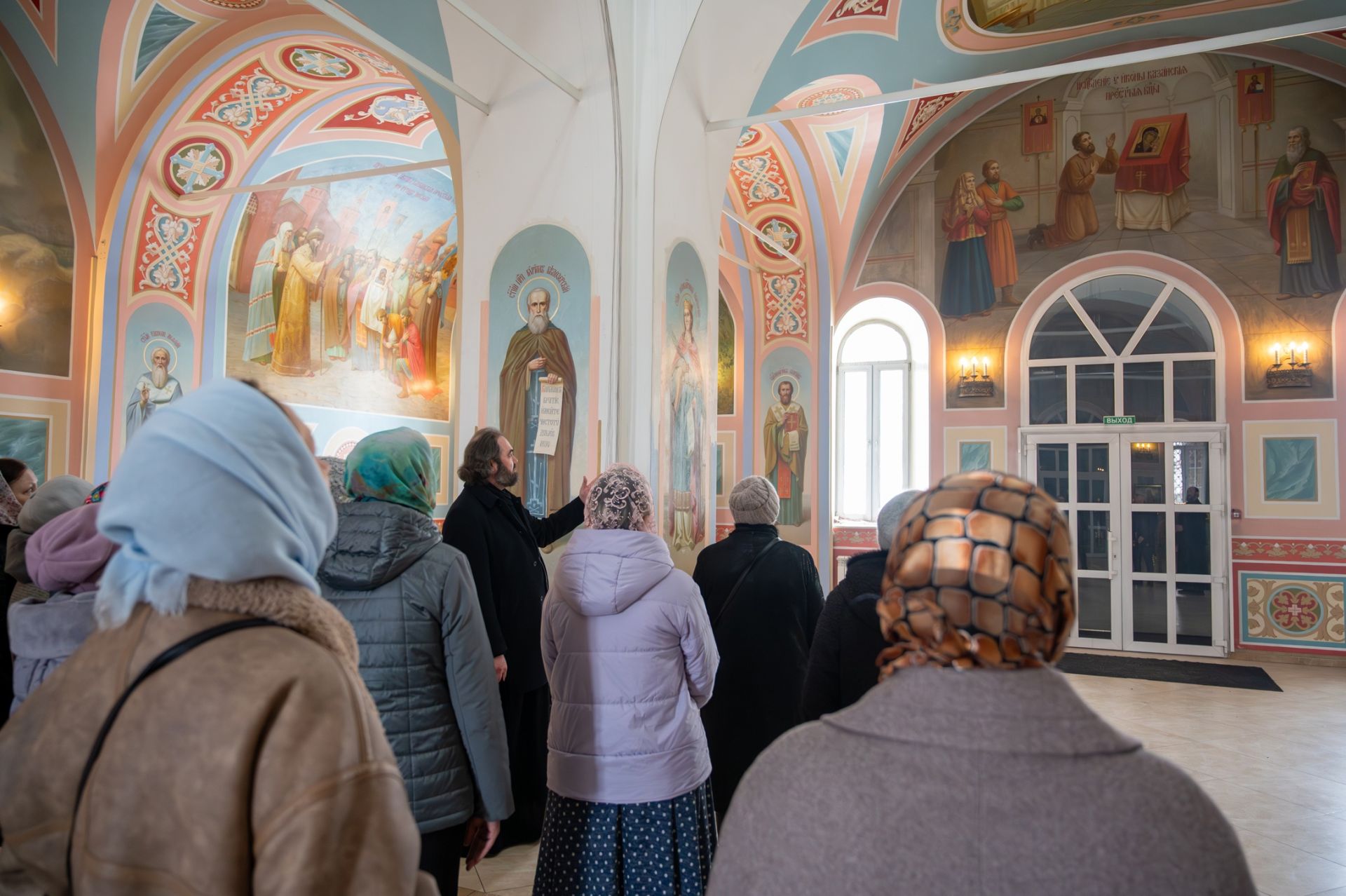 В Бугульме епископ Мефодий встретился с группой онковыздоравливающих «Мы вместе — Без бергэ»