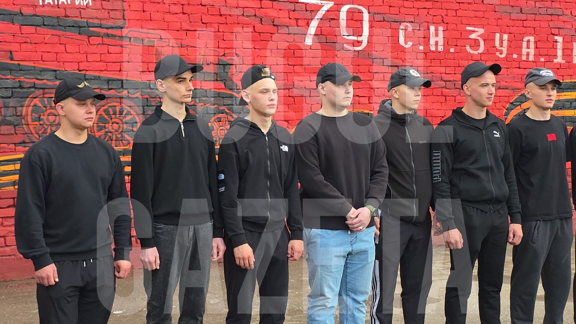Из Бугульмы рано утром уехали 15 призывников