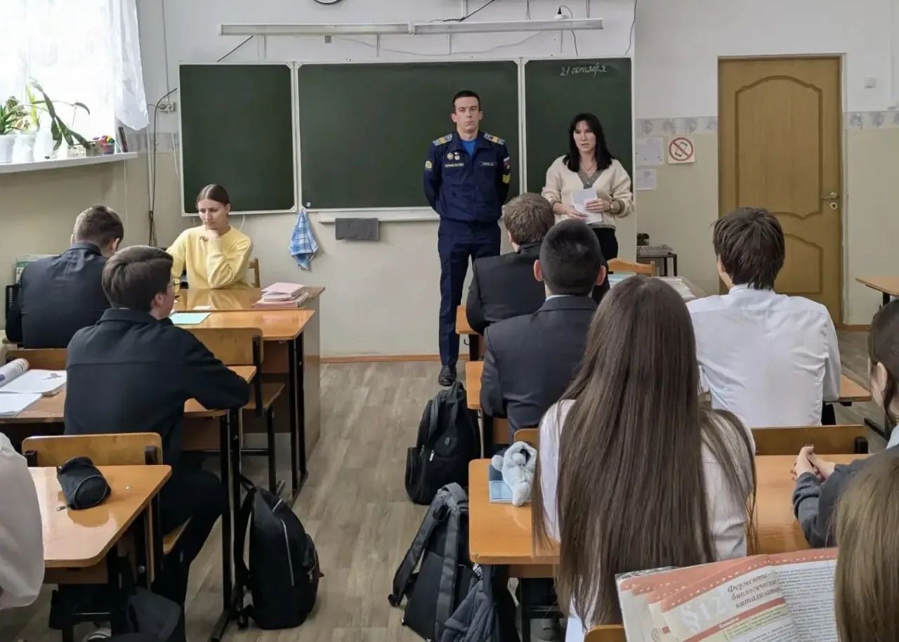 Бөгелмә укучыларына хәрби һөнәрләр турында сөйләделәр