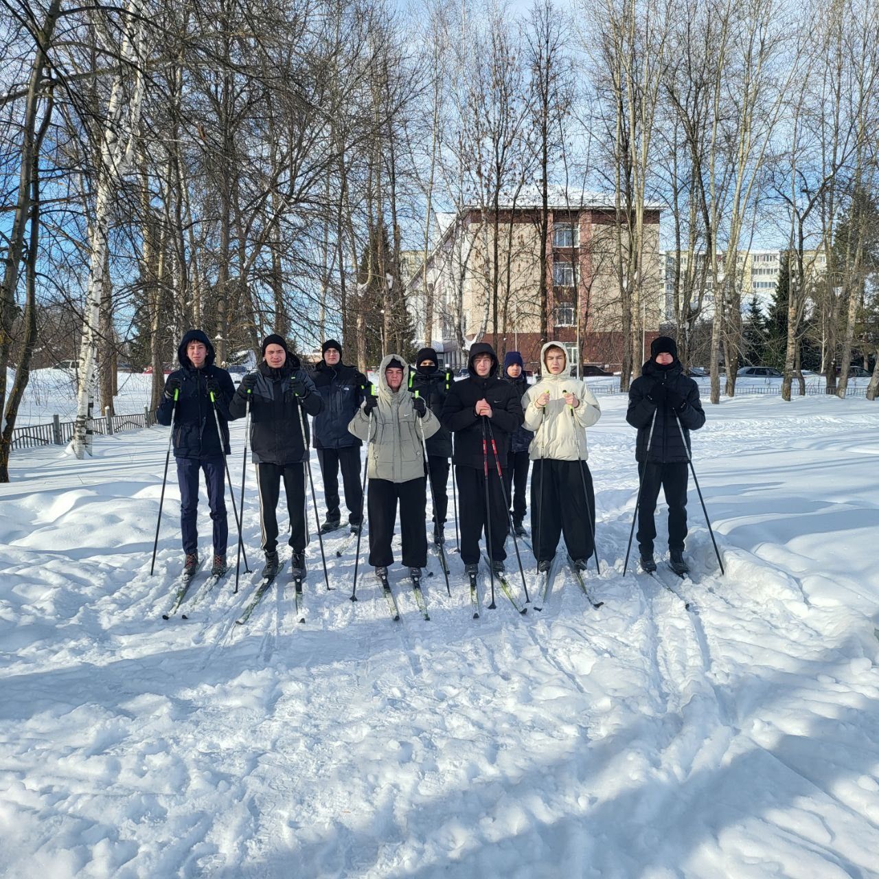 Первокурсники БМТ вышли на лыжню: более 60 студентов сдали нормы ГТО