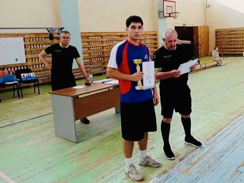 Бугульминцы одержали победу в состязаниях по футзалу