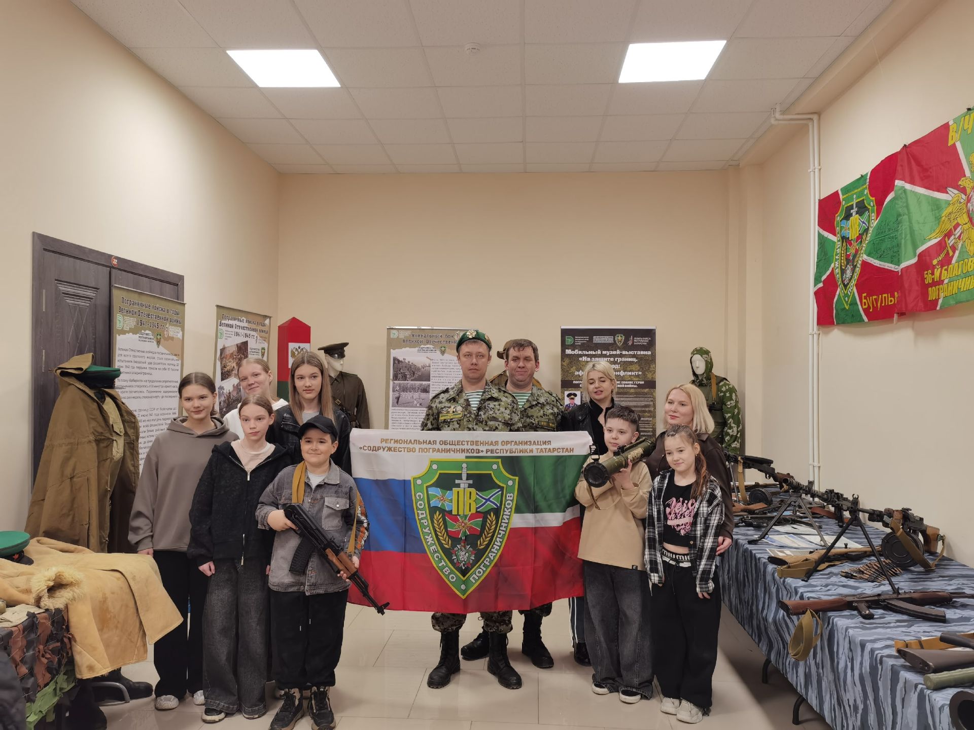 Во Дворце молодежи Бугульмы открылся мобильный музей‑выставка «На защите границ. Афганский конфликт»