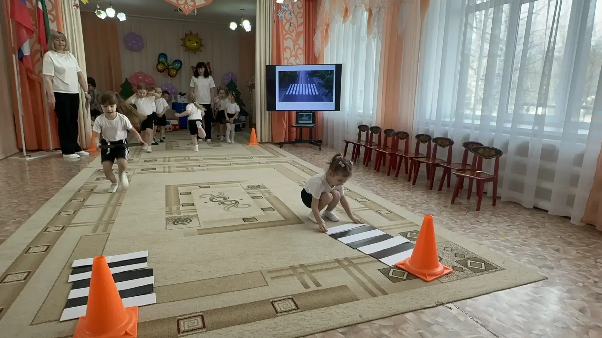В детском саду №2 Бугульмы прошло спортивное занятие «Безопасные дороги»