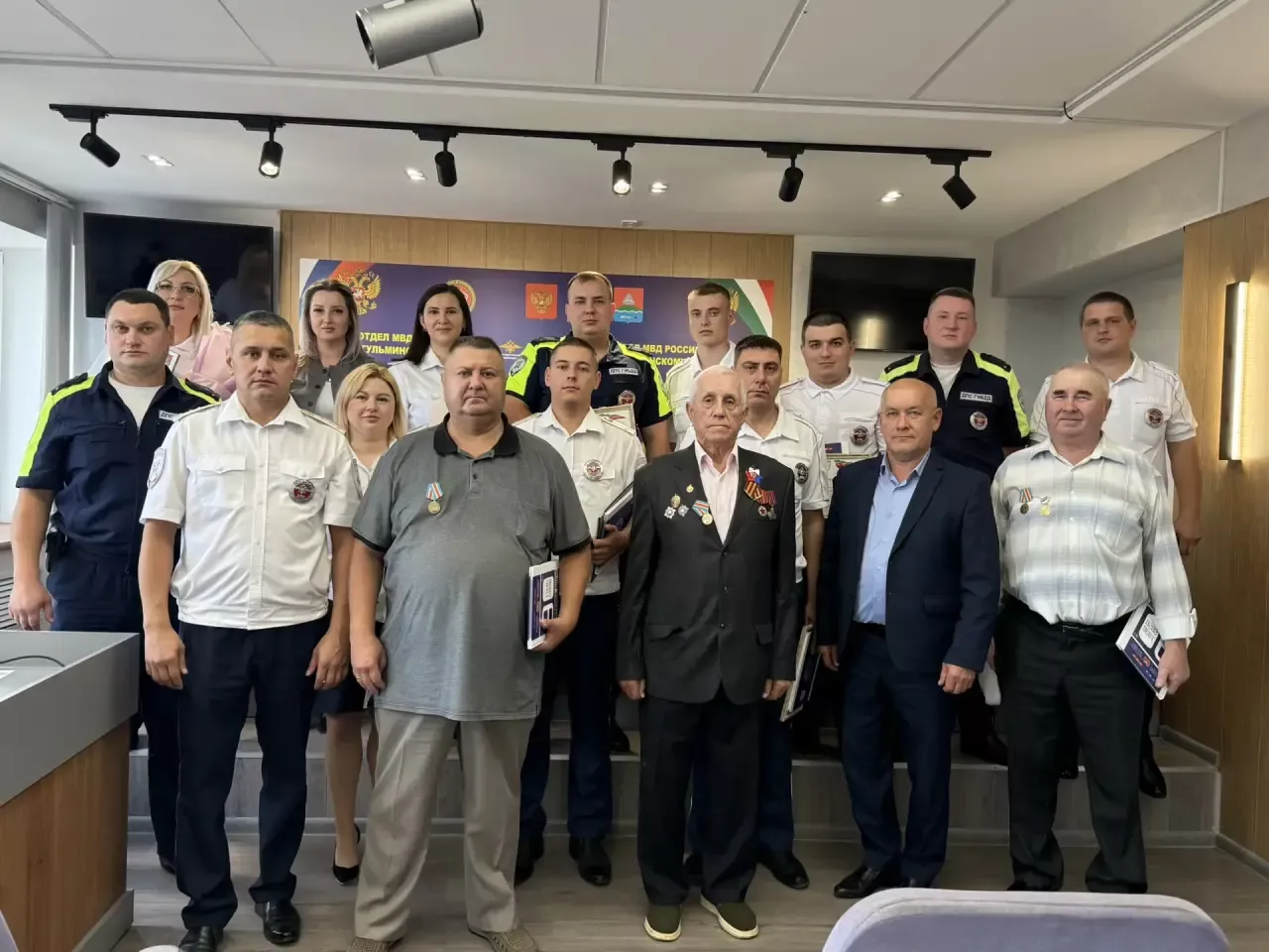 В Татарстане наградили сотрудников Госавтоинспекции