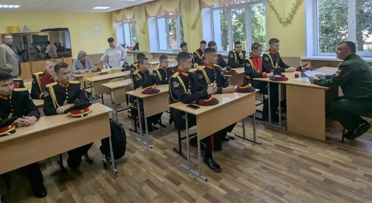 В кадетской школе Бугульмы прошло торжественное построение