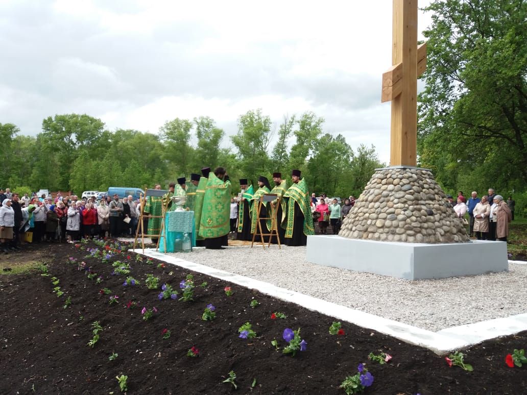 Чин освящения Поклонного креста на месте строительства будущего храма в честь новомученников и исповедников Церкви Русской