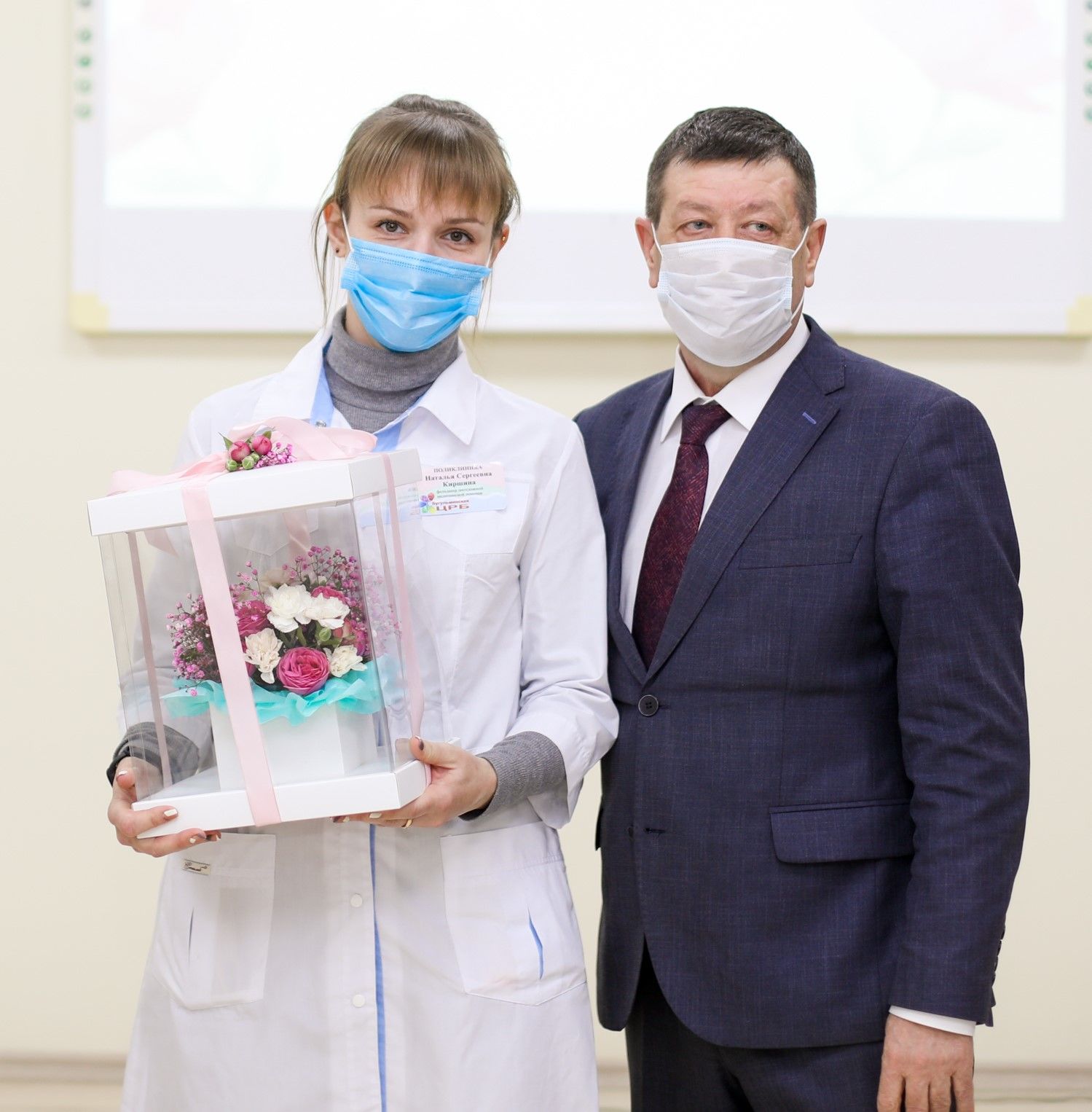 Бөгелмәдә Әниләр көненә багышлап, медицина хезмәткәрләрен хөрмәтләү тантанасы үтте