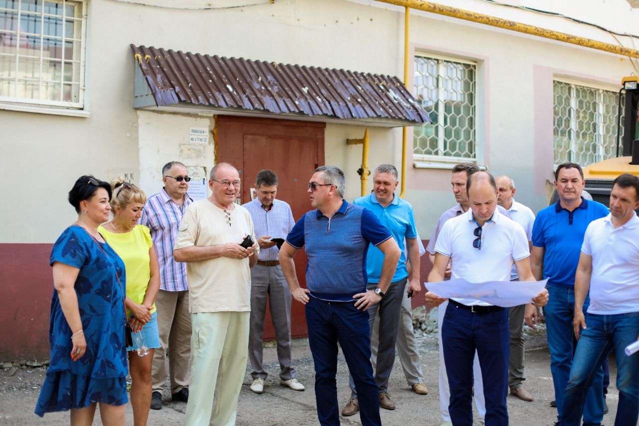 Мэр Бугульмы пообщался с жителями по вопросам благоустройства дворов