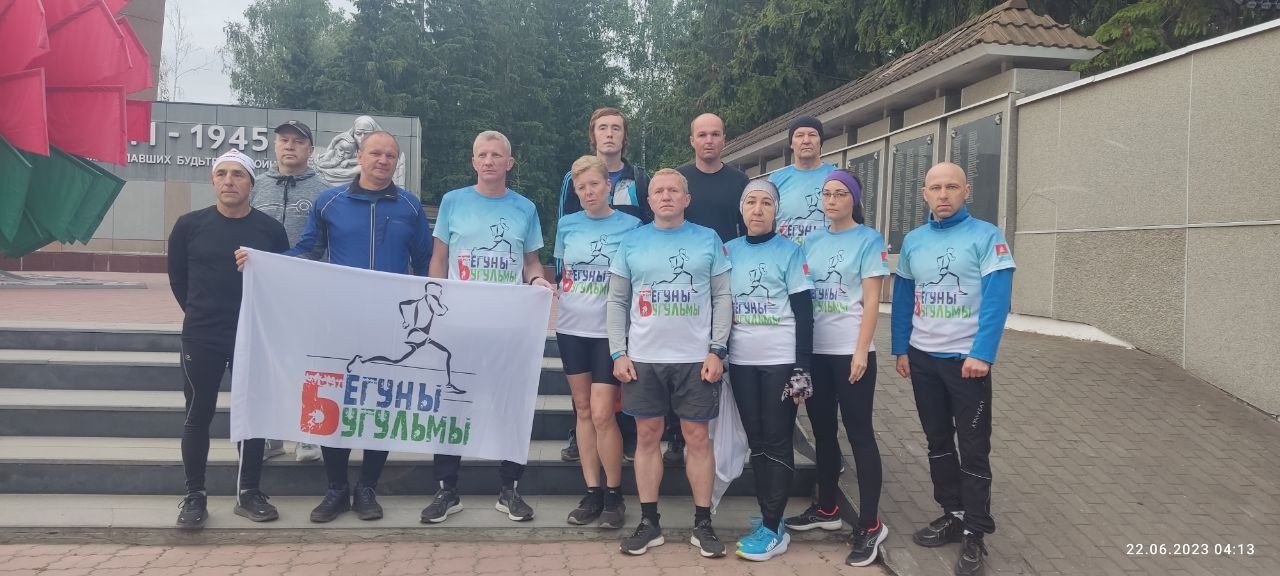 Александр Егоров дважды в неделю преодолевает километры по улицам города в компании других представителей сообщества «Бегуны Бугульмы»