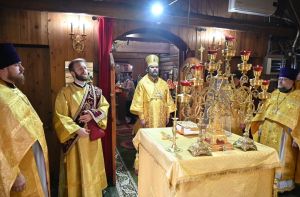 Литургию в храме Рождества Иоанна Предтечи в Бугульме совершил Епископ Мефодий
