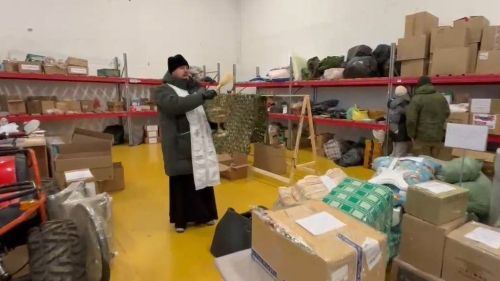 В Бугульме освятили гуманитарную помощь бойцам СВО