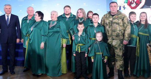 Семье из Бугульмы вручили награду Госдумы