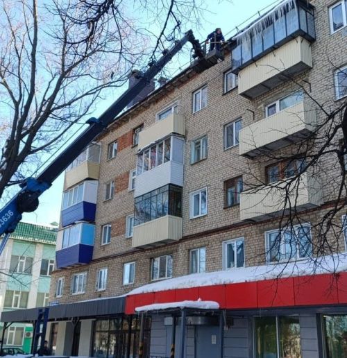 Бугульминцев предупреждают о вероятности схода с крыш наледи