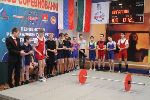 Юные бугульминские тяжелоатлеты заняли весь пьедестал почета на республиканских соревнованиях