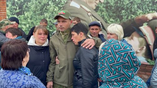 Троих бугульминцев проводили на службу в зону спецоперации