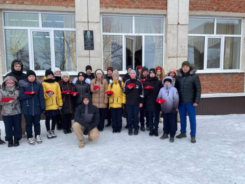 В Малобугульминской средней школе торжественно открыли мемориальную доску Соловьеву Сергею