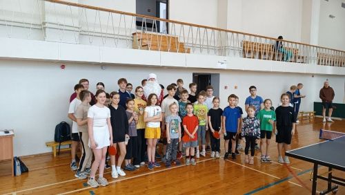 В СШ «Юность» прошли соревнования по настольному теннису на призы Деда Мороза