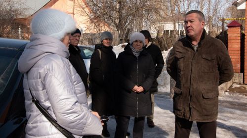 Линар Закиров проинспектировал работу управляющих компаний по уборке наледи с крыш