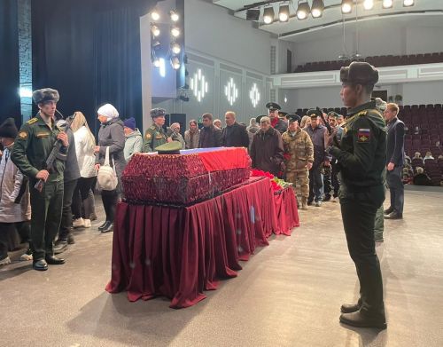 Жители Бугульмы проводили в последний путь погибшего на СВО старшего матроса